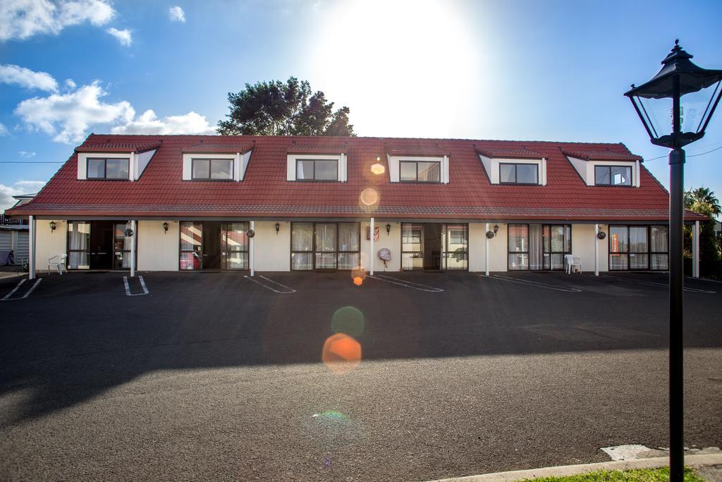 Bennetts Thermal Motor Inn Tauranga Extérieur photo