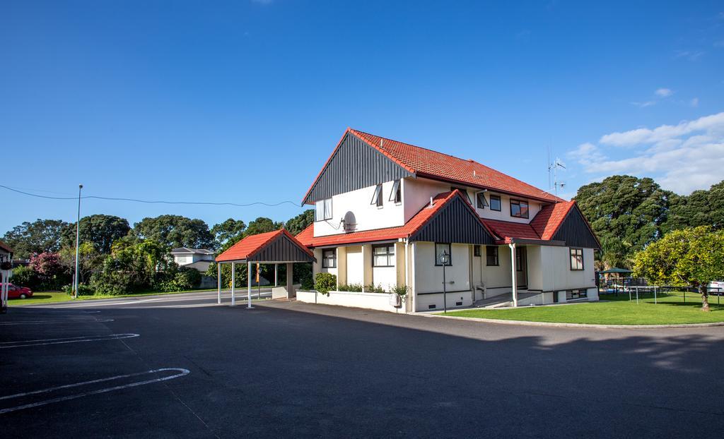 Bennetts Thermal Motor Inn Tauranga Extérieur photo